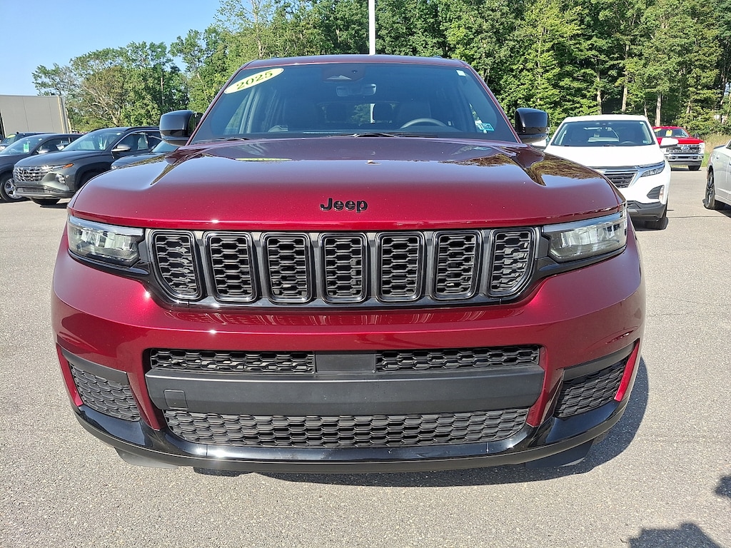 Certified 2025 Jeep Grand Cherokee L Laredo SUV