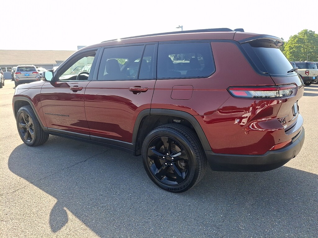 Certified 2025 Jeep Grand Cherokee L Laredo SUV