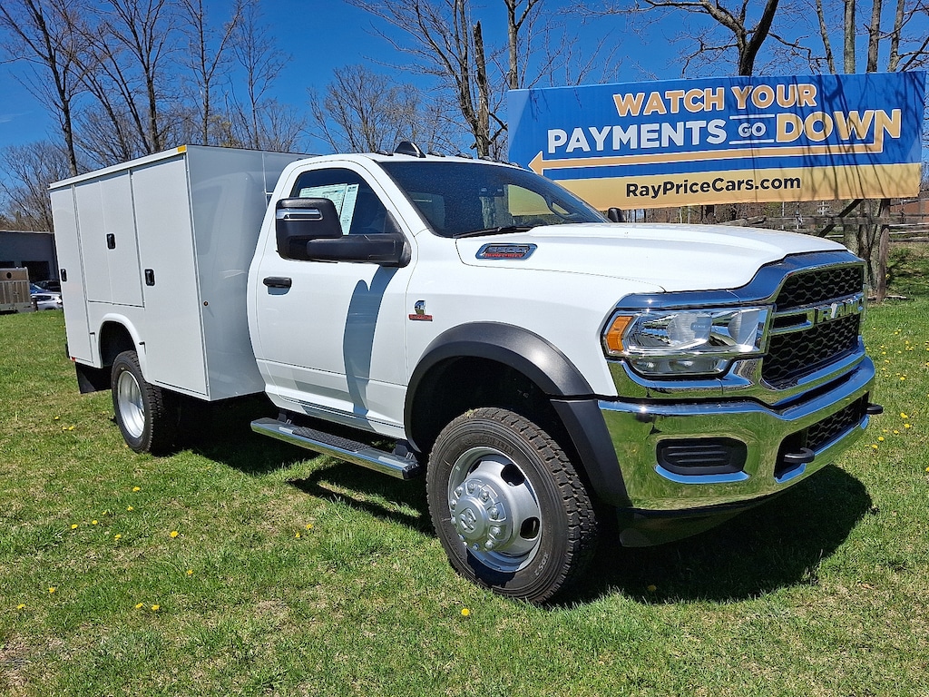 New 2024 Ram 5500 Chassis Tradesman/SLT Pickup