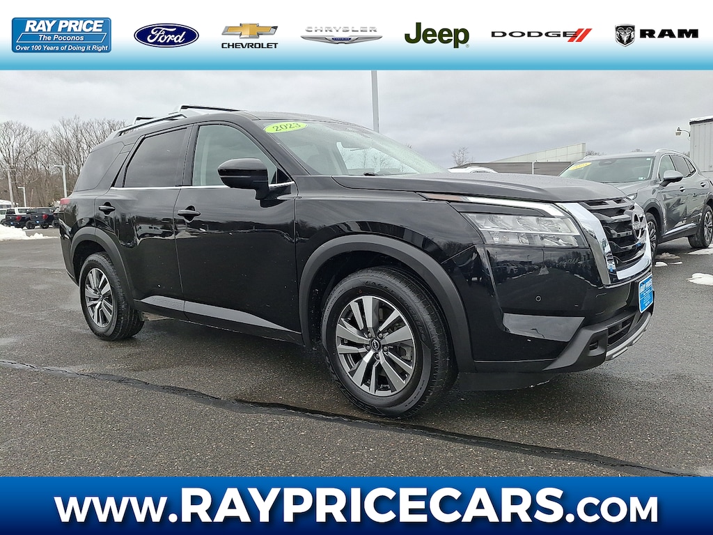 Used 2023 Nissan Pathfinder SL SUV