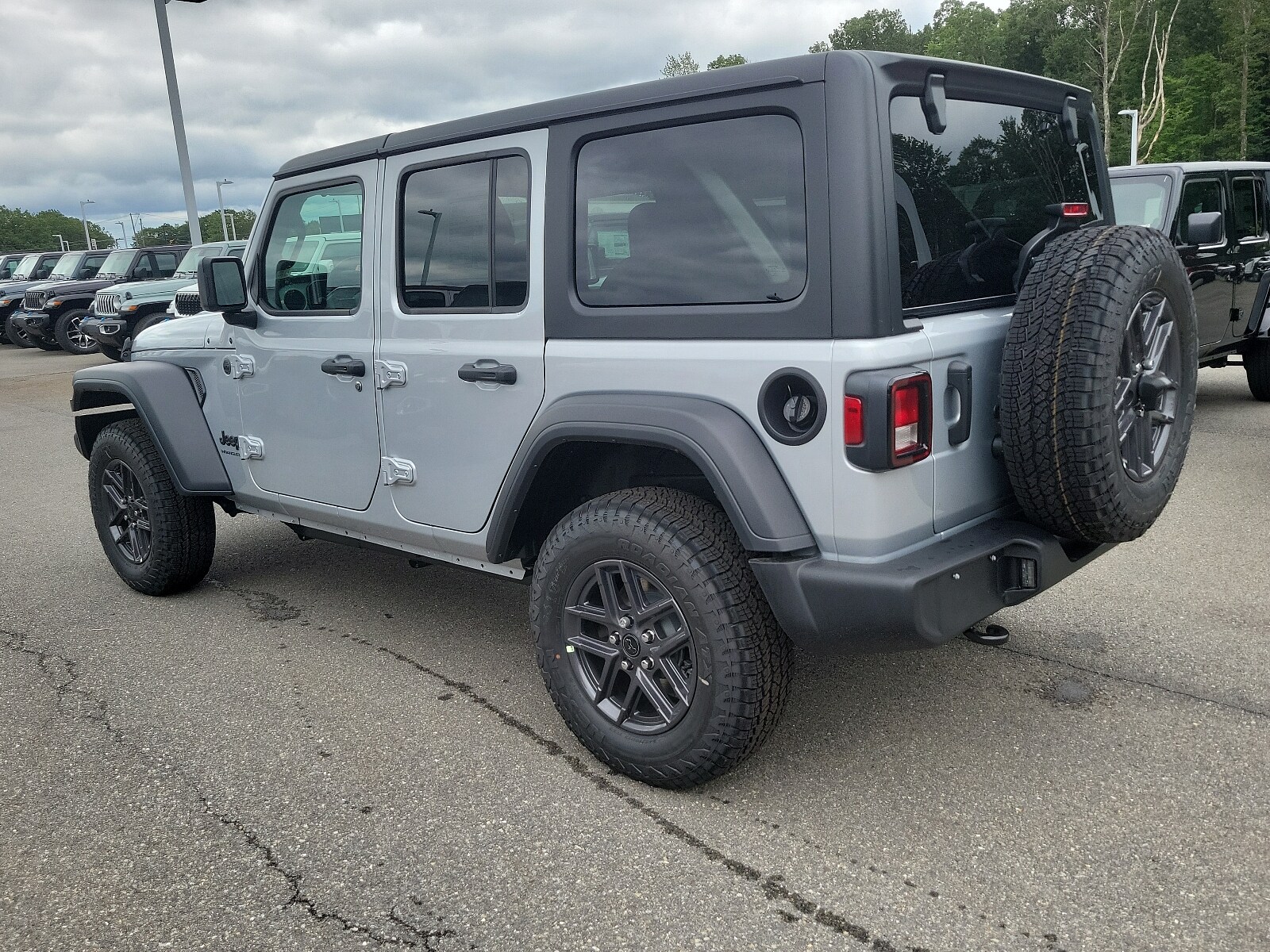 2024 Jeep Wrangler Sport S photo 3