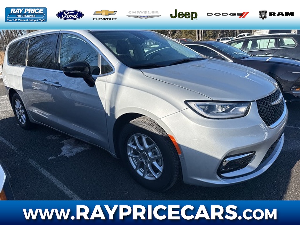 Used 2024 Chrysler Pacifica Touring L Van Passenger Van