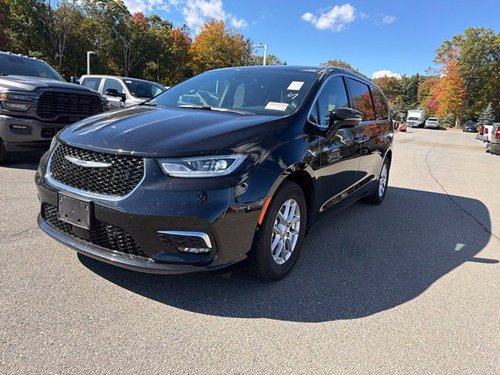 Certified 2026 Chrysler Pacifica Select Van Passenger Van