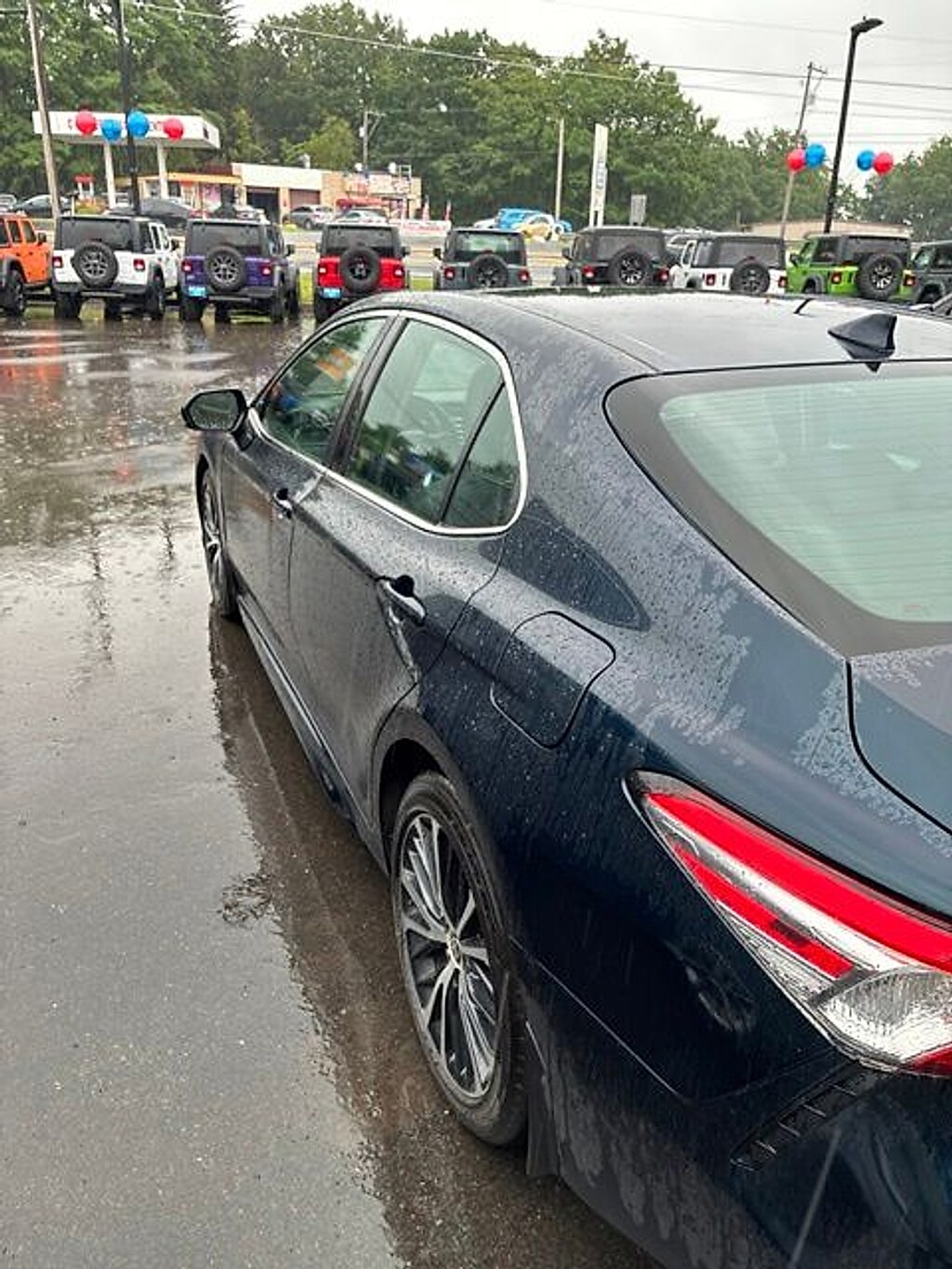 Used 2020 Toyota Camry SE Sedan