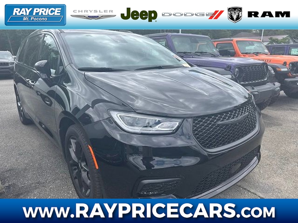 Used 2025 Chrysler Pacifica Limited Van Passenger Van