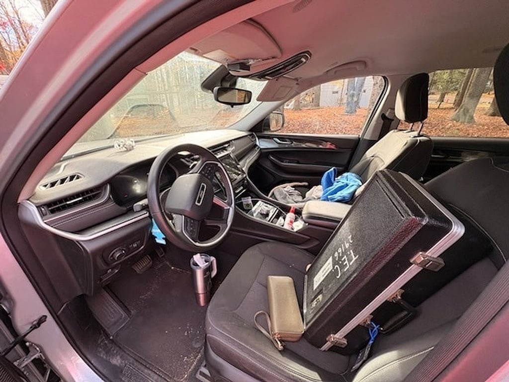 Used 2023 Jeep Grand Cherokee L Laredo SUV