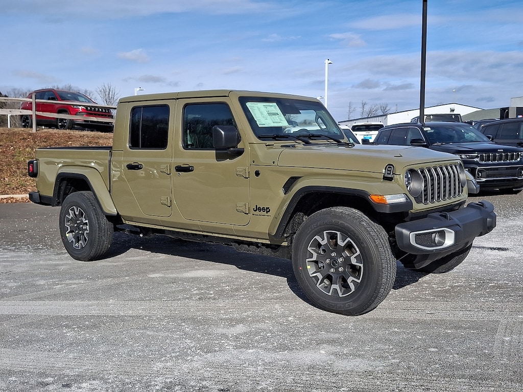 New 2026 Jeep Gladiator Sahara 4x4 Pickup