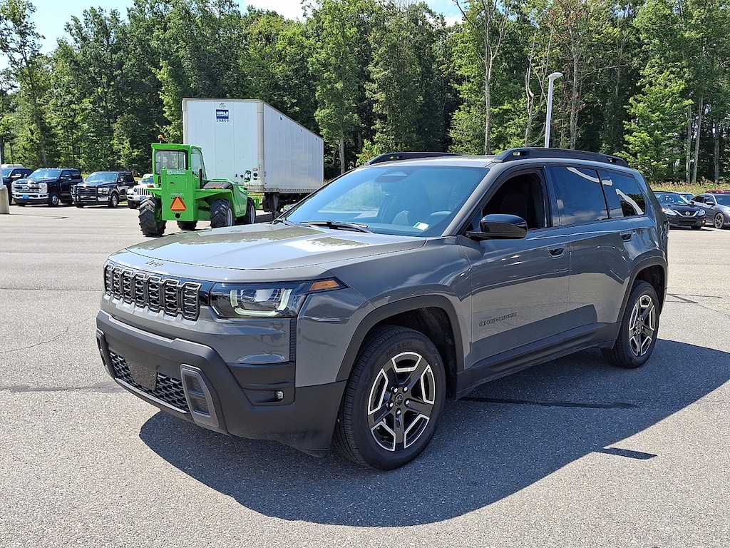 New 2026 Jeep Cherokee Laredo 4x4 Sport Utility