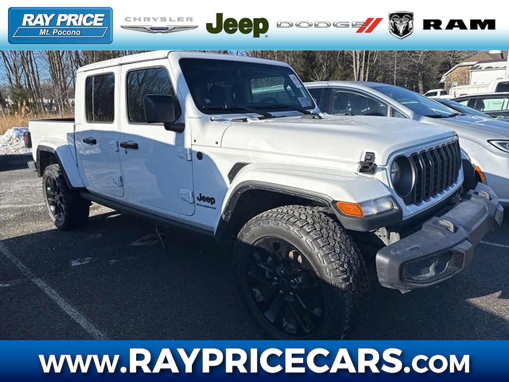 Used 2024 Jeep Gladiator Sport Truck Crew Cab