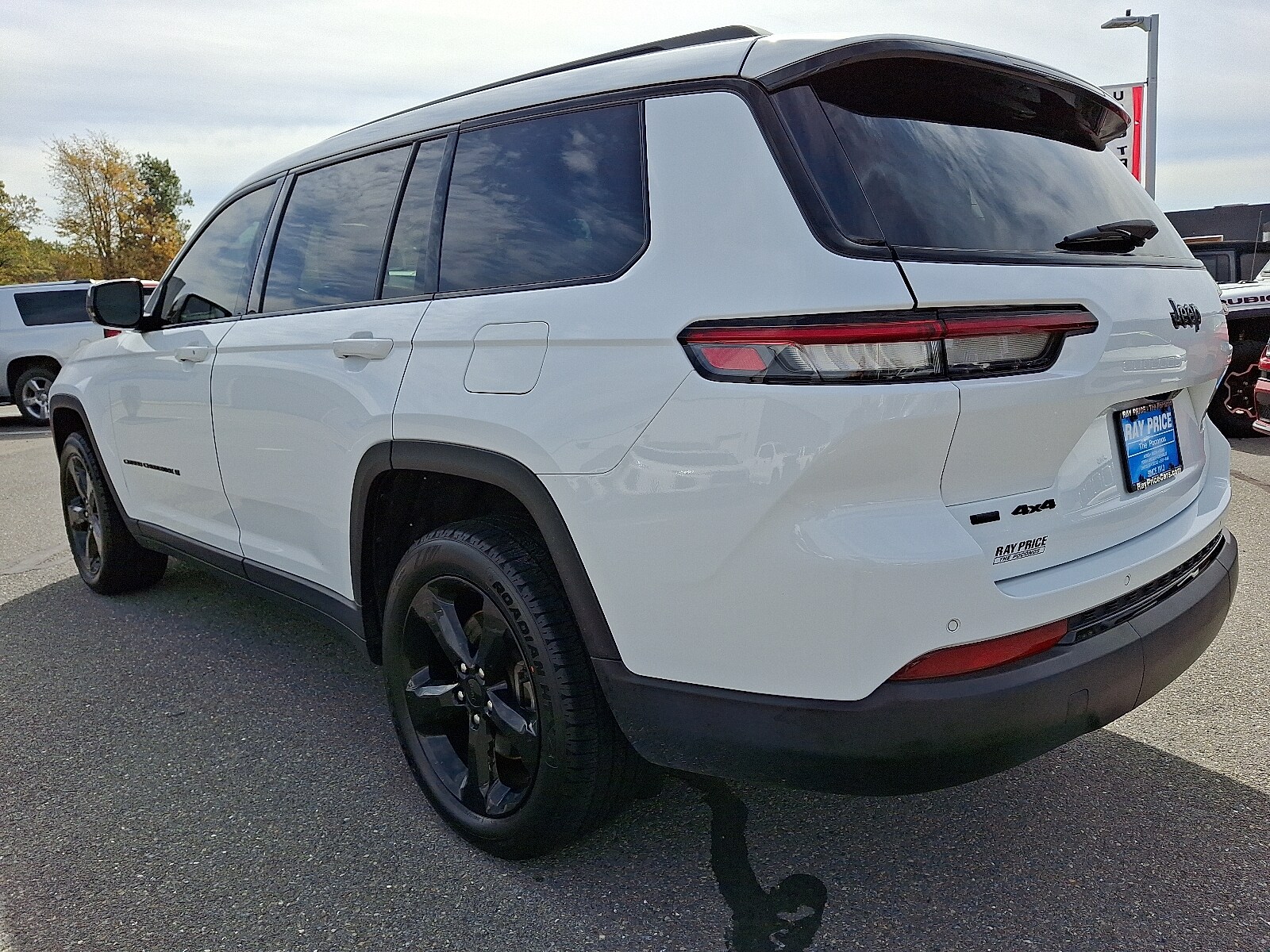2022 Jeep Cherokee Laredo photo 4