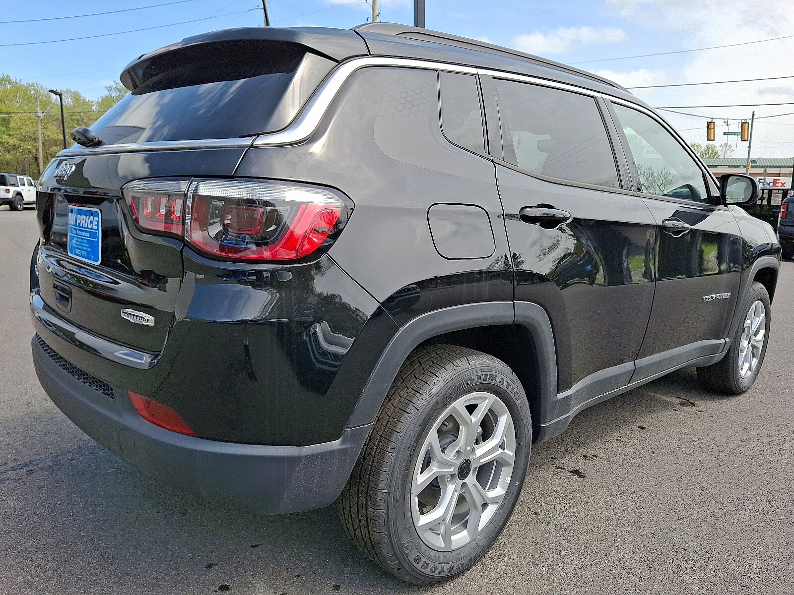 2025 Jeep Compass Latitude photo 4