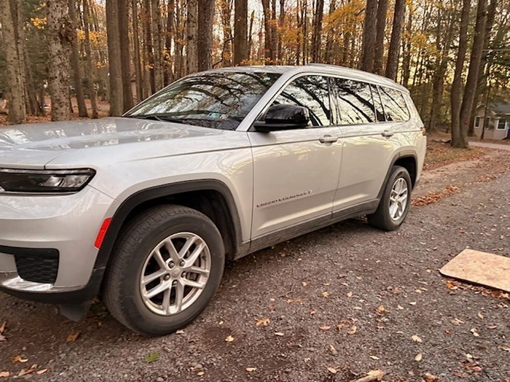 Used 2023 Jeep Grand Cherokee L Laredo SUV