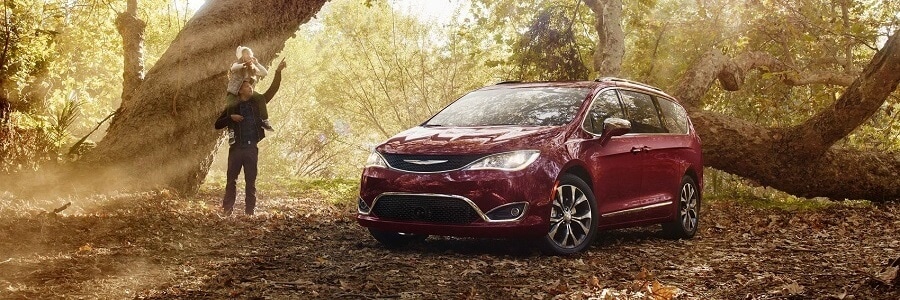 2018 Chrysler Pacifica in Velvet Red