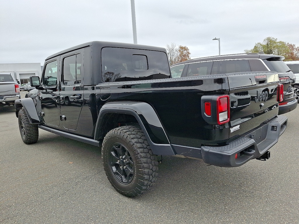 Used 2022 Jeep Gladiator Sport Truck Crew Cab