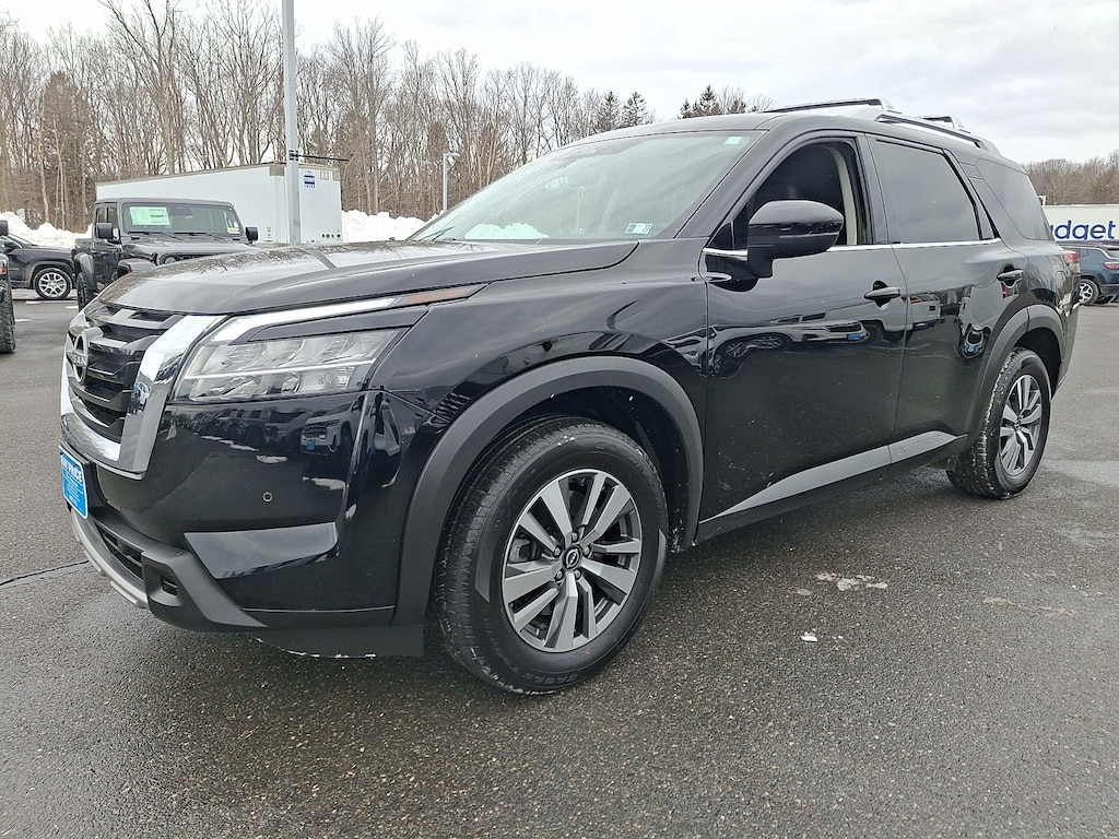 Used 2023 Nissan Pathfinder SL SUV