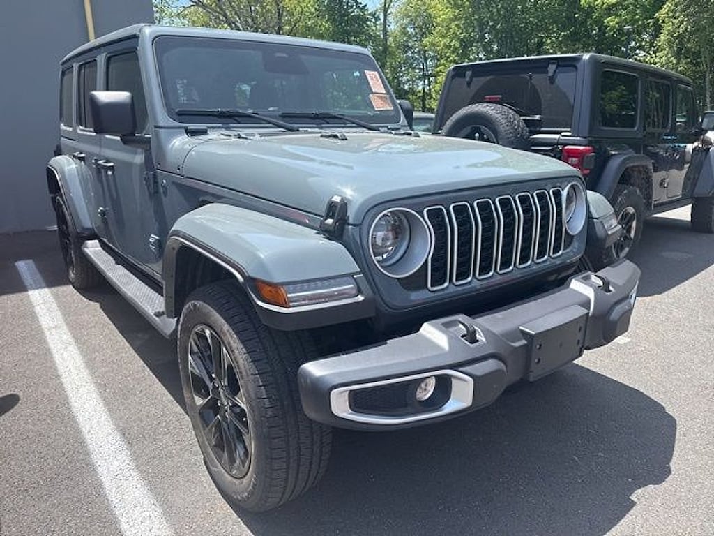 Used 2025 Jeep Wrangler 4xe Sahara SUV