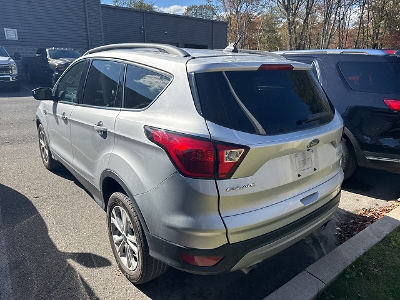 2019 Ford Escape SEL photo 2