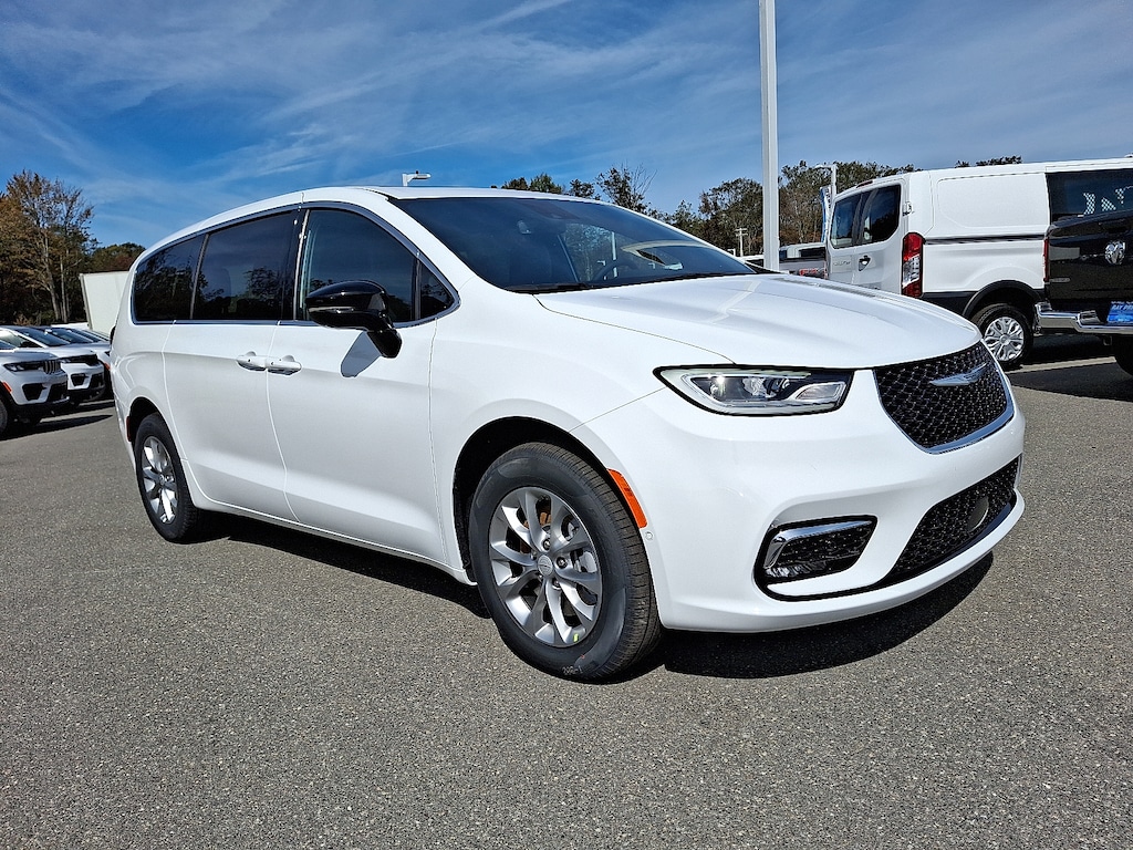 New 2026 Chrysler Pacifica Select Passenger Van