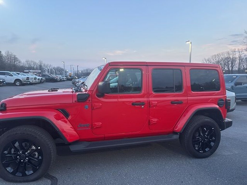 Used 2025 Jeep Wrangler 4xe Sahara SUV