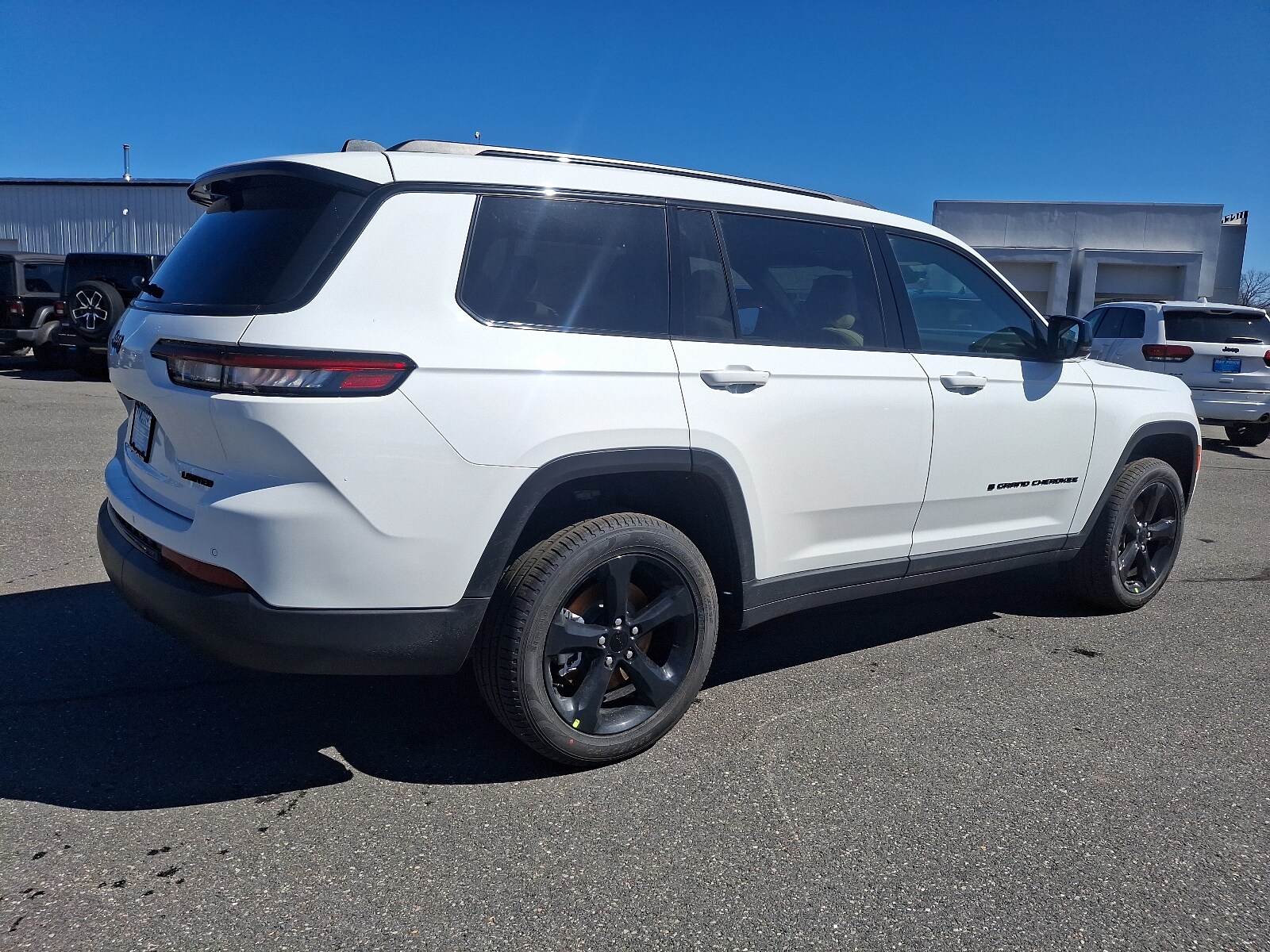 2025 Jeep Grand Cherokee Limited photo 4