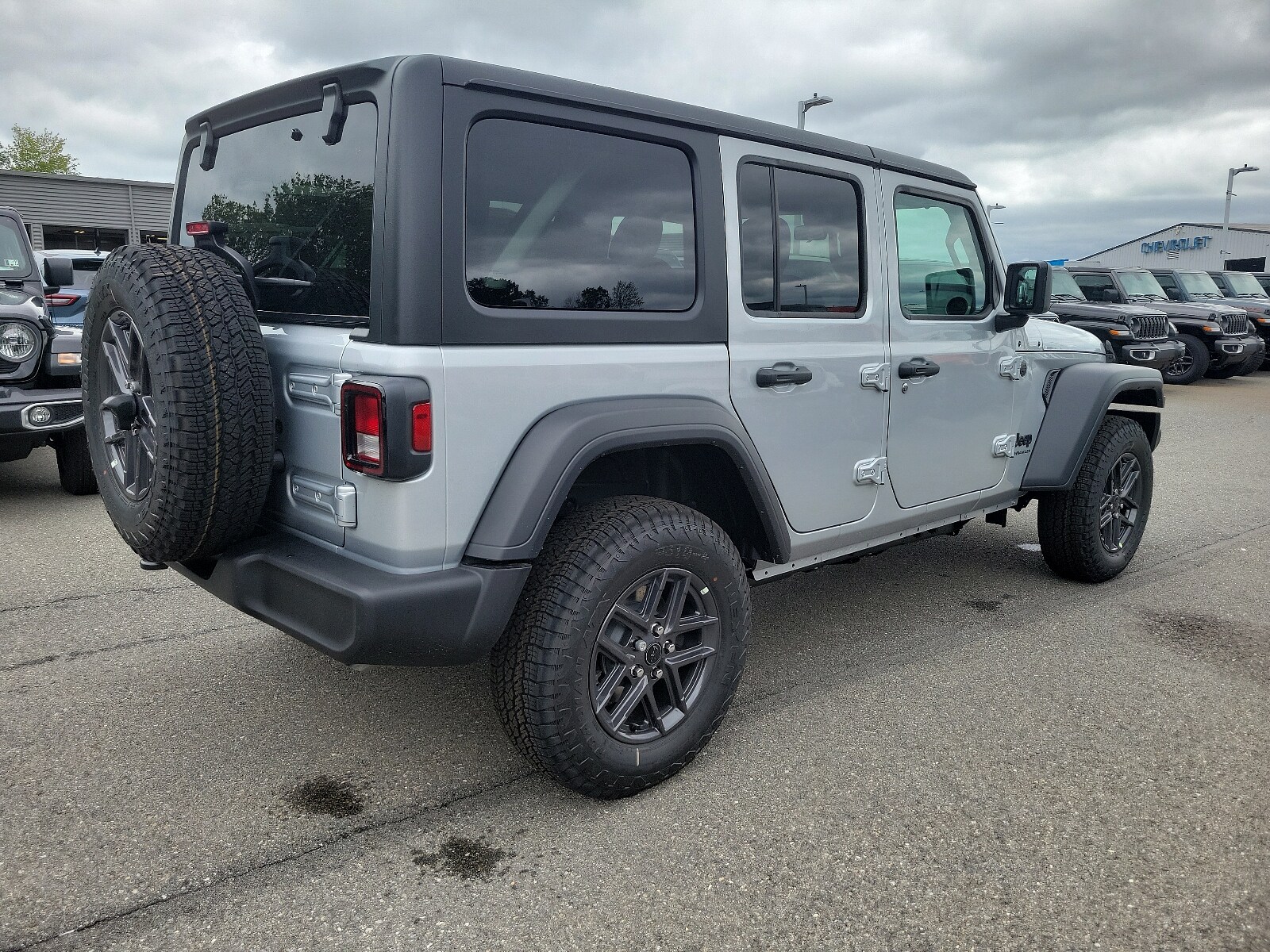 2024 Jeep Wrangler Sport S photo 4
