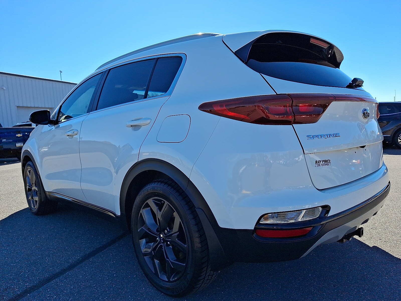 2020 Kia Sportage S photo 2