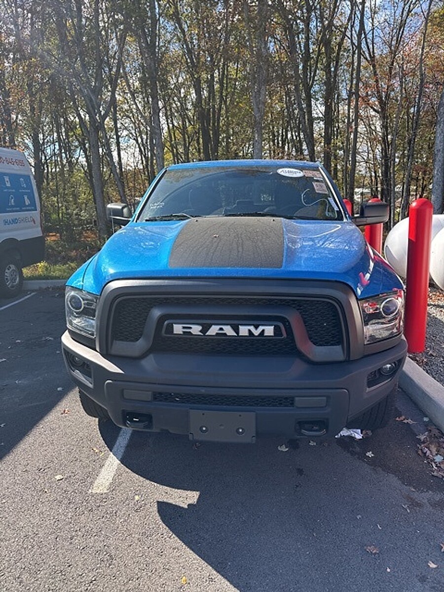 2021 Ram 1500 Classic SLT photo 3