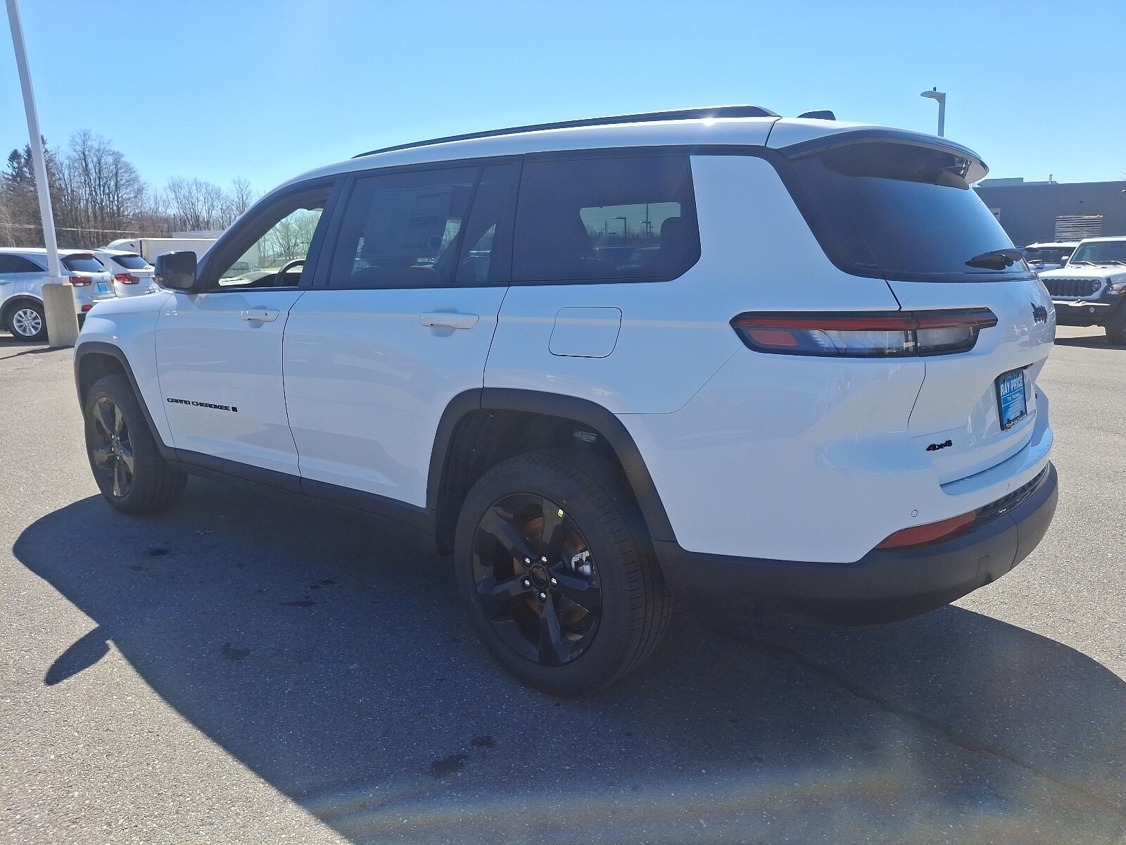 2025 Jeep Grand Cherokee Limited photo 3