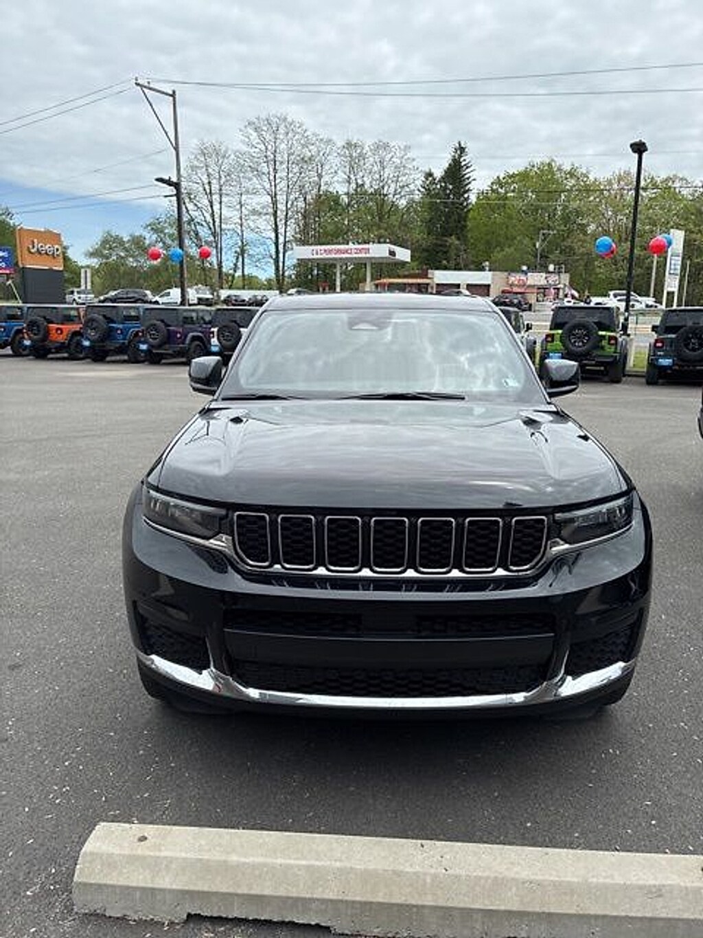 Used 2024 Jeep Grand Cherokee L Laredo SUV