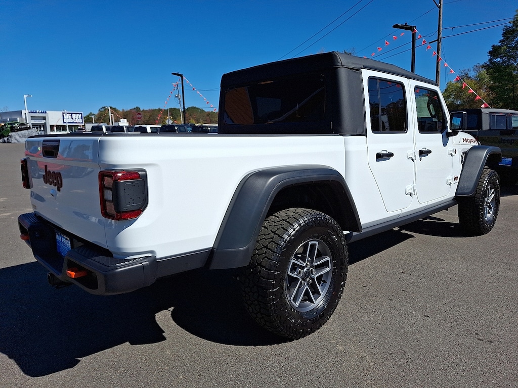 New 2025 Jeep Gladiator Mojave Pickup
