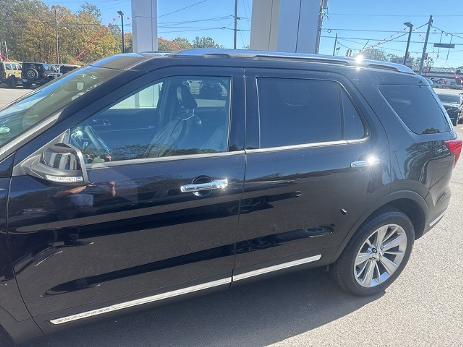2019 Ford Explorer Limited photo 2