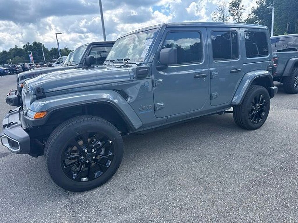 Used 2025 Jeep Wrangler 4xe Sahara SUV