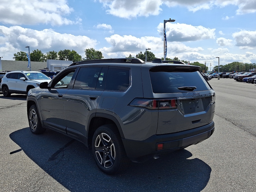 New 2026 Jeep Cherokee Laredo 4x4 Sport Utility