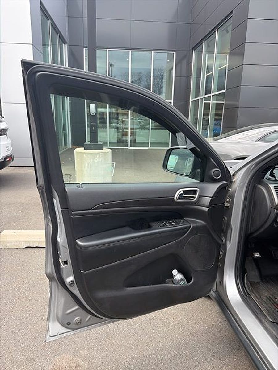 Used 2018 Jeep Grand Cherokee Laredo E with VIN 1C4RJFAG4JC177623 for sale in Mount Pocono, PA