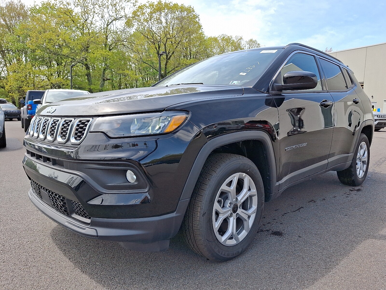 2025 Jeep Compass Latitude photo 2