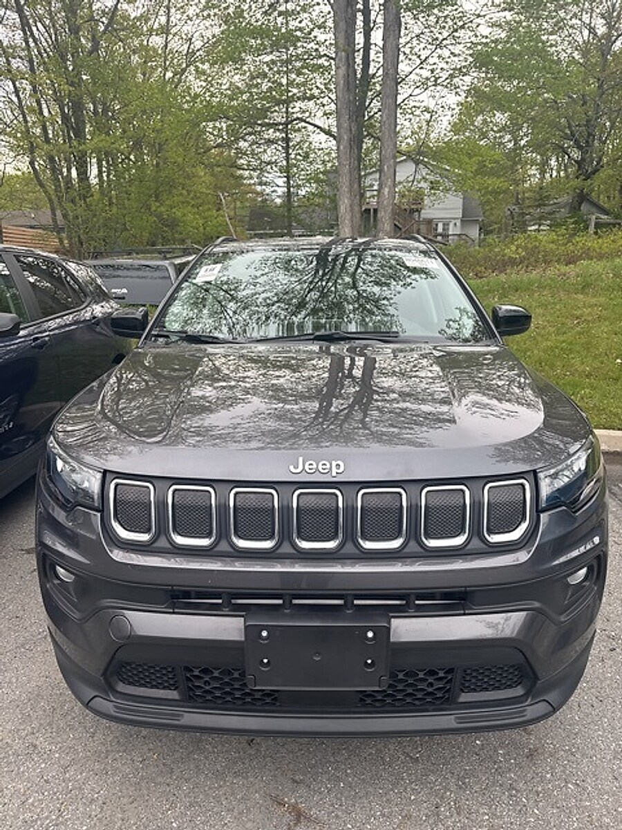 Used 2022 Jeep Compass Latitude with VIN 3C4NJDBB9NT181179 for sale in Mount Pocono, PA
