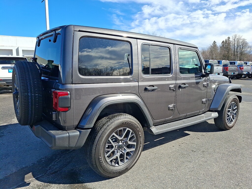 New 2026 Jeep Wrangler 4-Door Sahara 4x4 Sport Utility
