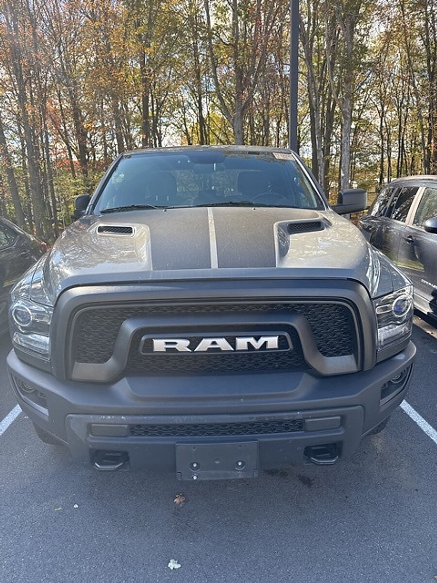 2022 Ram 1500 Classic SLT photo 2