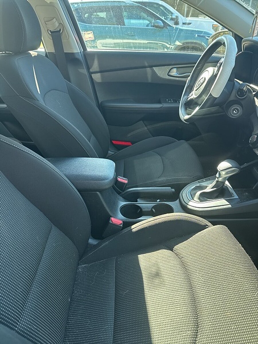 2020 Kia Forte LXS photo 4