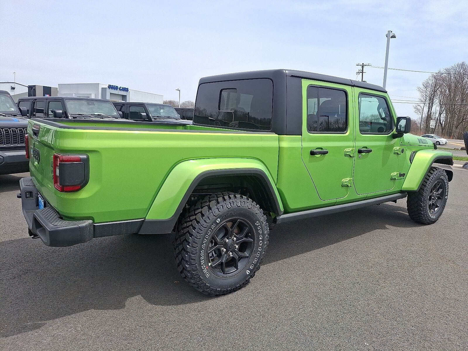 2025 Jeep Gladiator Willys photo 4