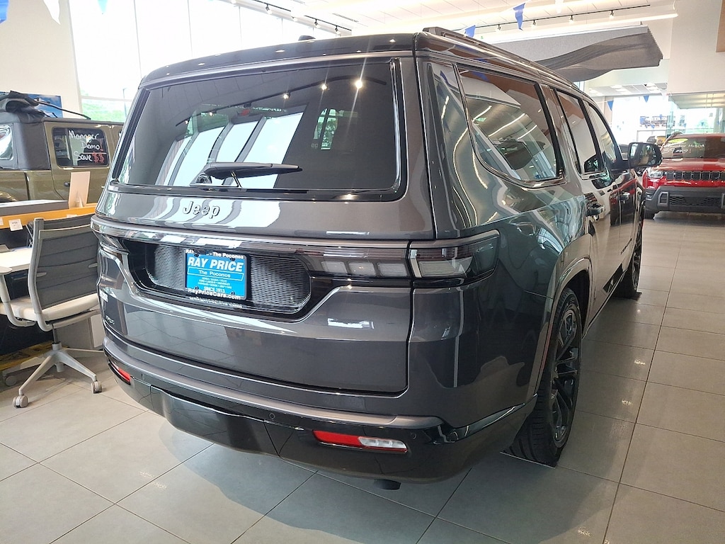 New 2026 Jeep Grand Wagoneer Summit Reserve 4x4 Sport Utility