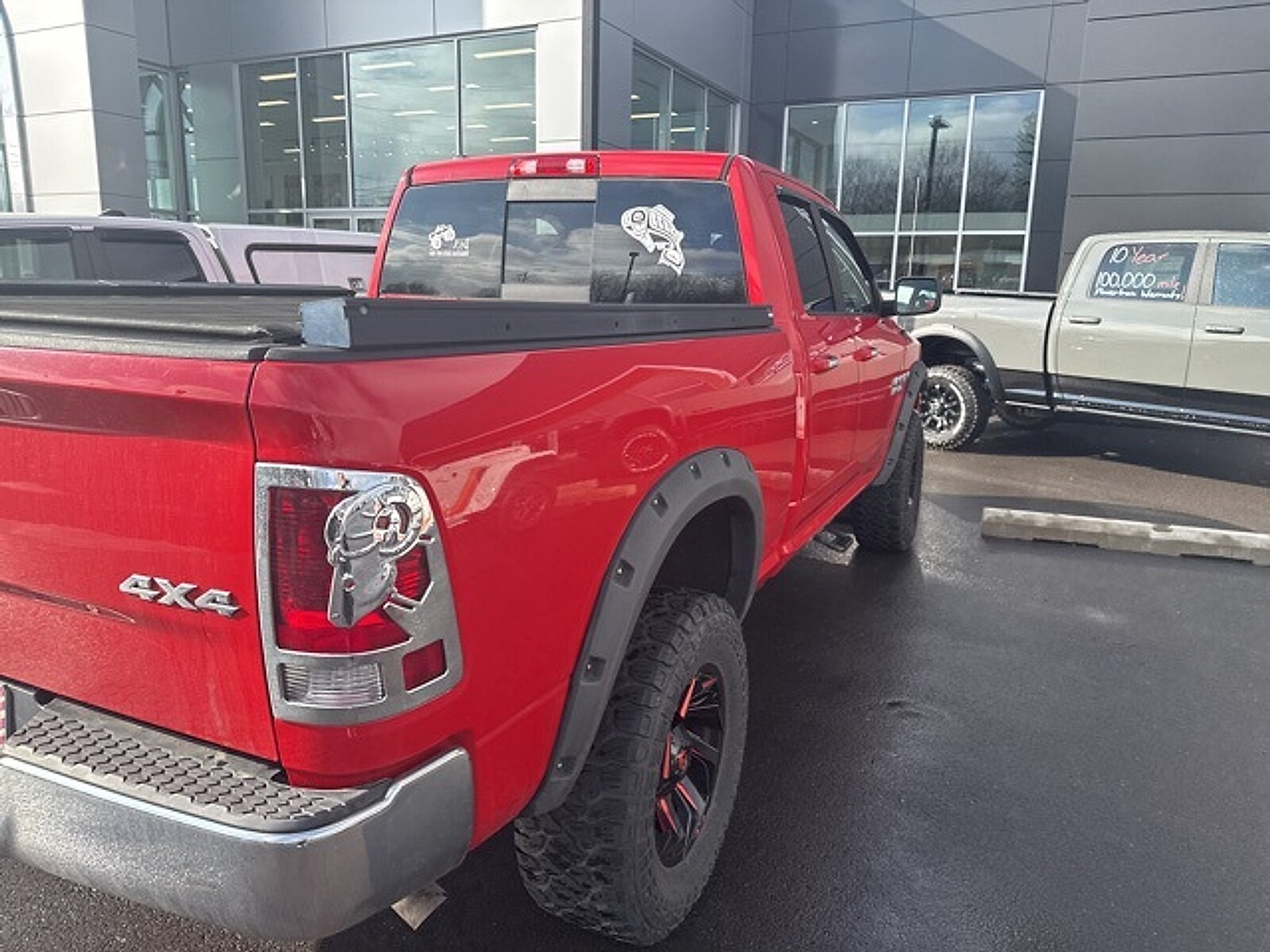 2016 Ram 1500 SLT photo 3