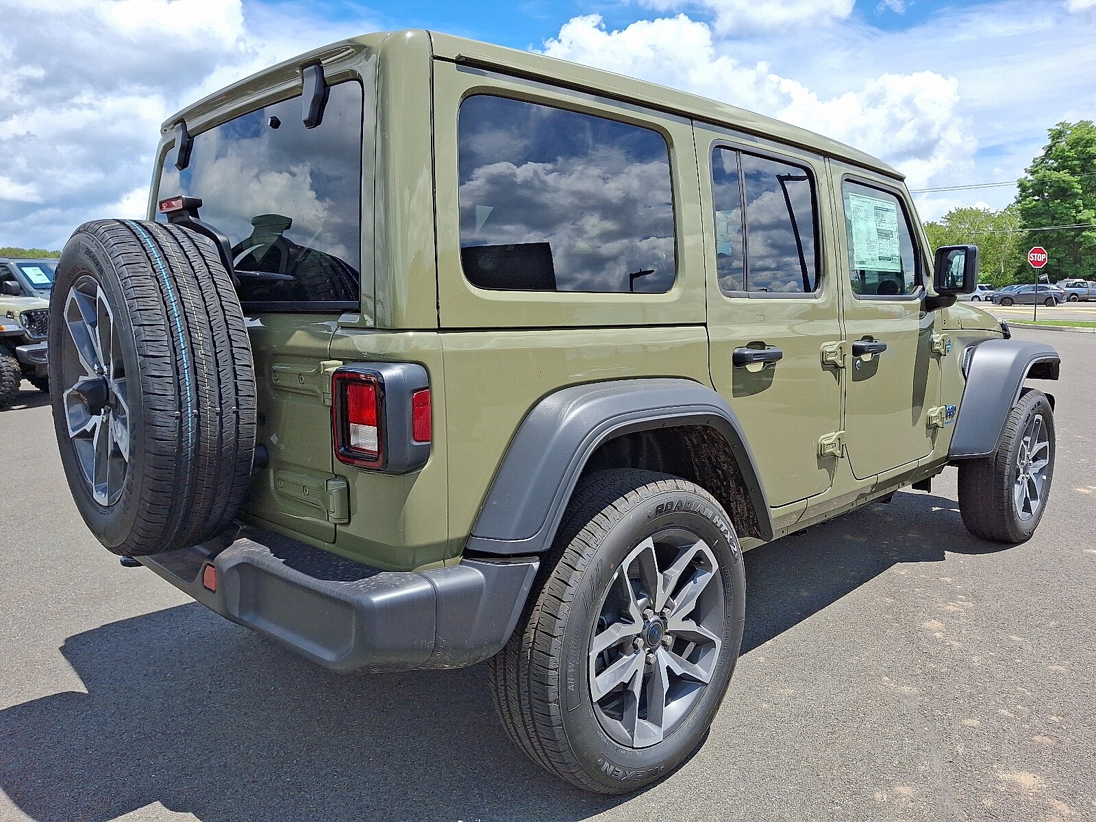 2025 Jeep Wrangler 4xe Sport S photo 4