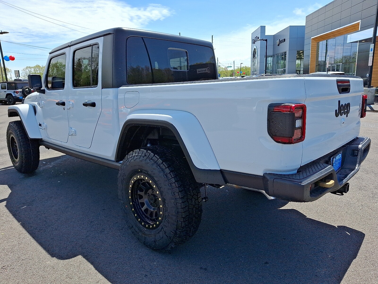 2025 Jeep Gladiator Willys photo 3
