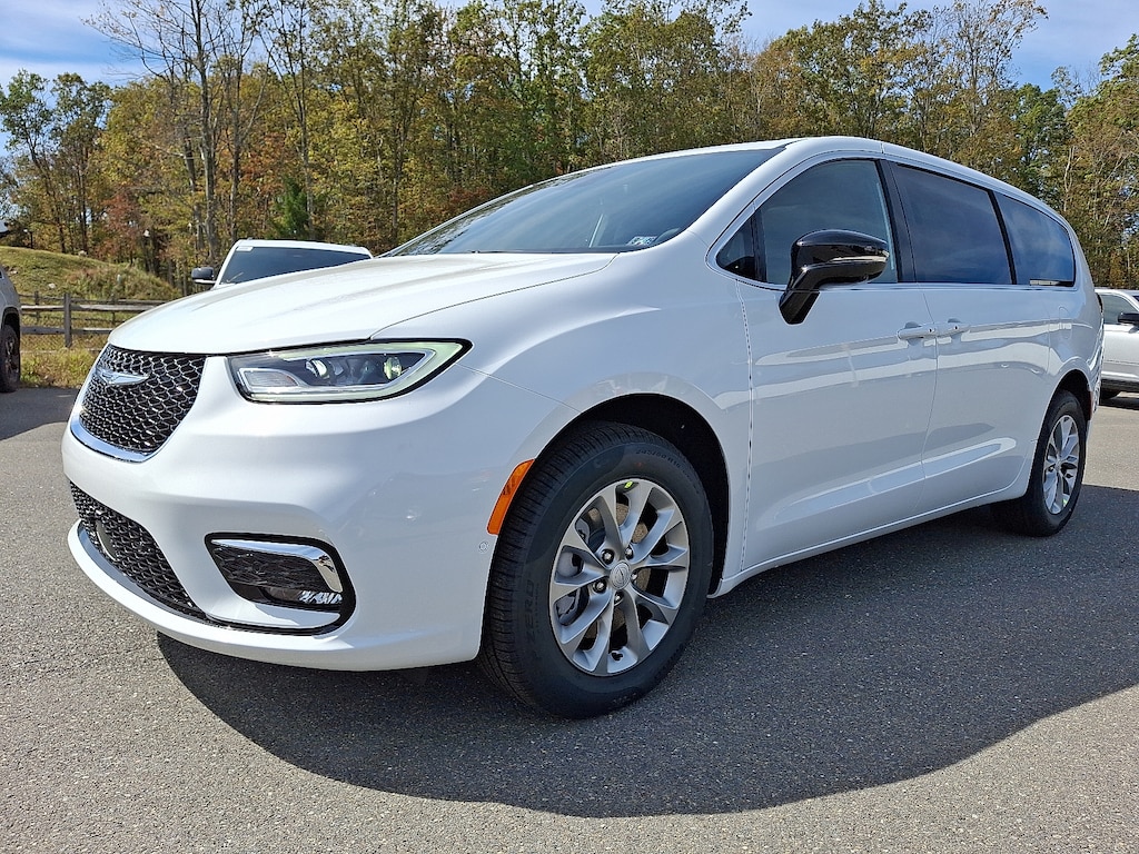 New 2026 Chrysler Pacifica Select Passenger Van