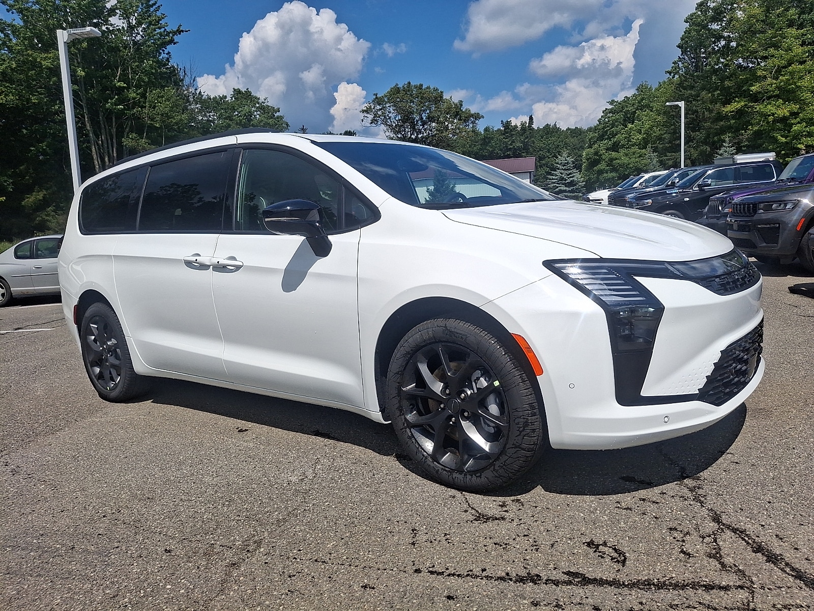 2027 Chrysler Pacifica