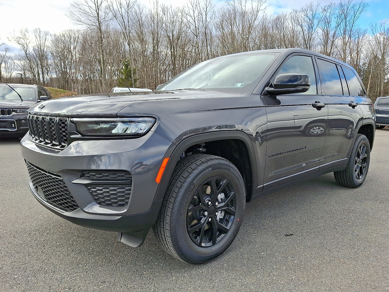 2025 Jeep Grand Cherokee Altitude photo 2