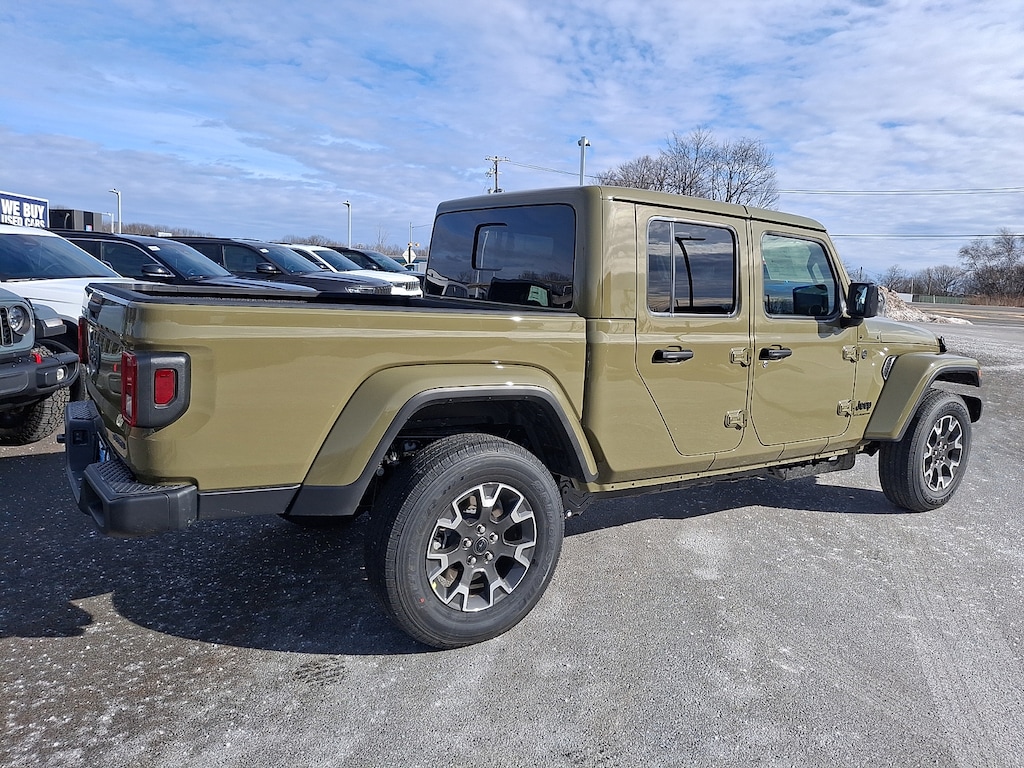 New 2026 Jeep Gladiator Sahara 4x4 Pickup
