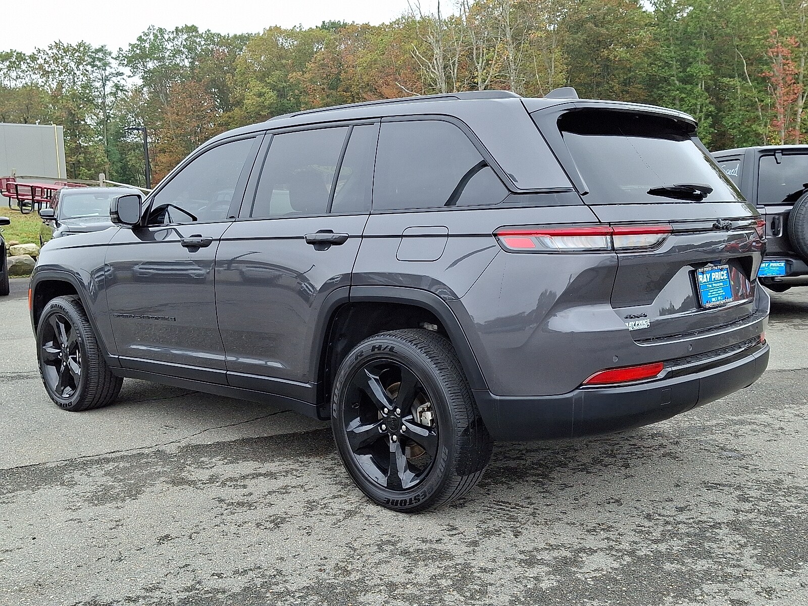 2024 Jeep Grand Cherokee Laredo photo 4