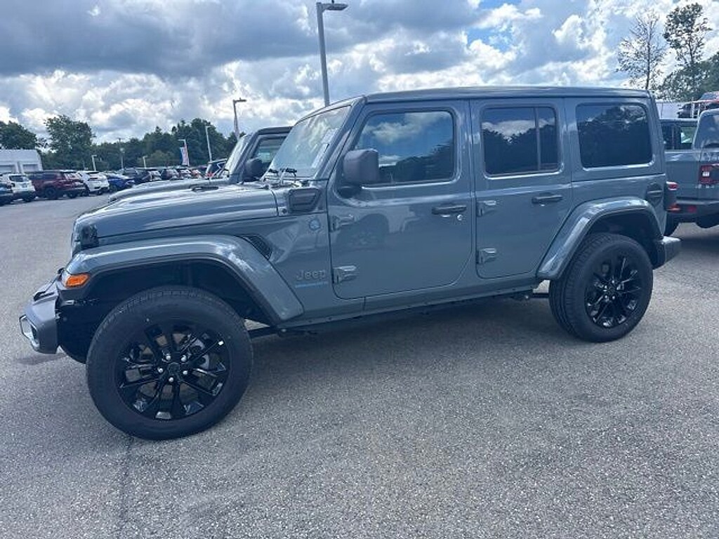 Used 2025 Jeep Wrangler 4xe Sahara SUV